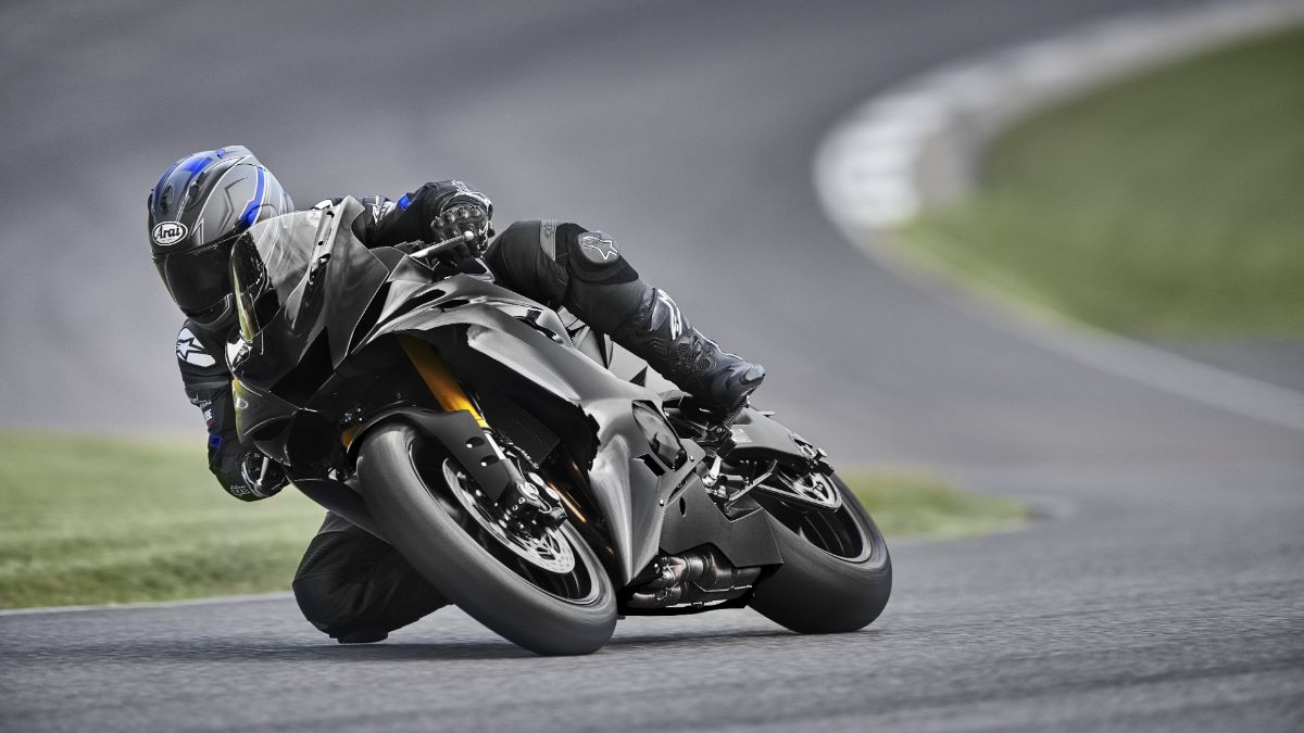 R6 RACE and R6 GYTR R6 RACE and R6 GYTR