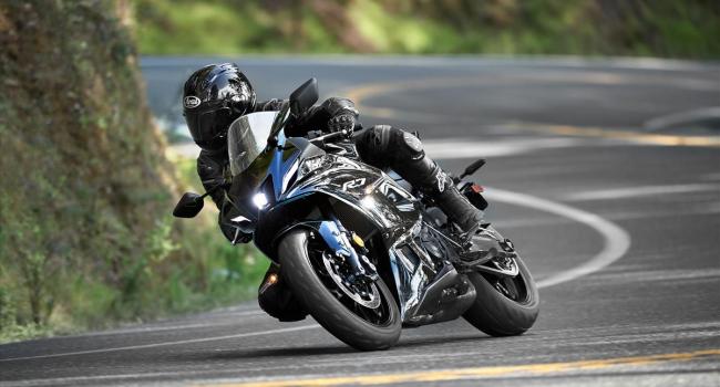 YZF-R7
