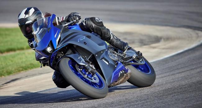 YZF-R7