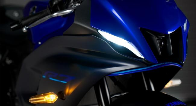 YZF-R7